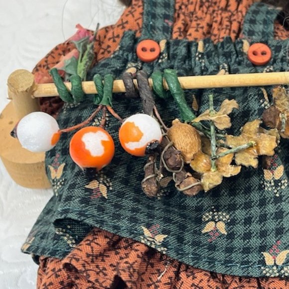 VTG 1997 Wooden Girl Doll Drying Herbs & Flowers Lizzie High 6"x4" Retired - Picture 11 of 11